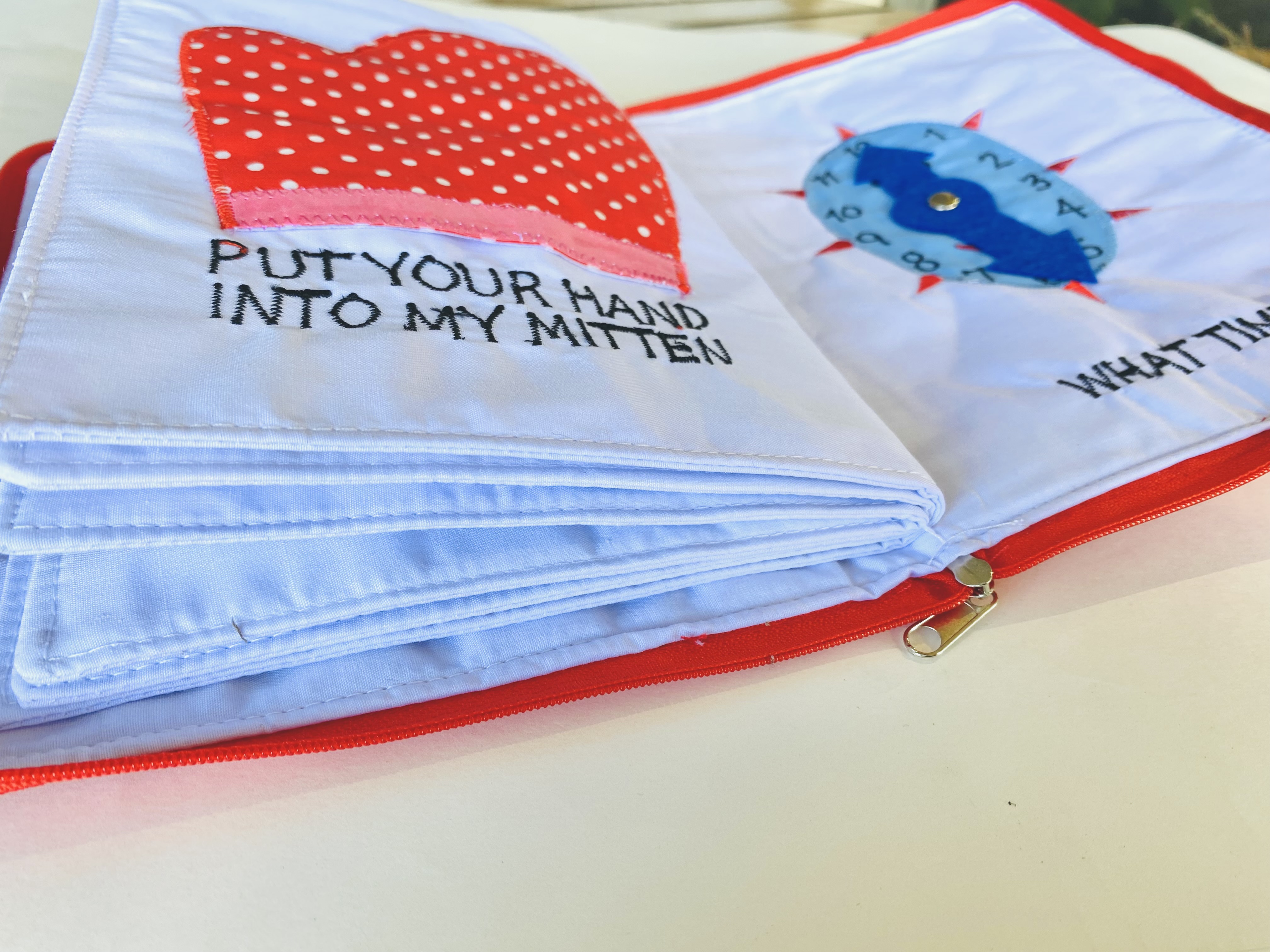 Quiet Book (zipped) red or blue