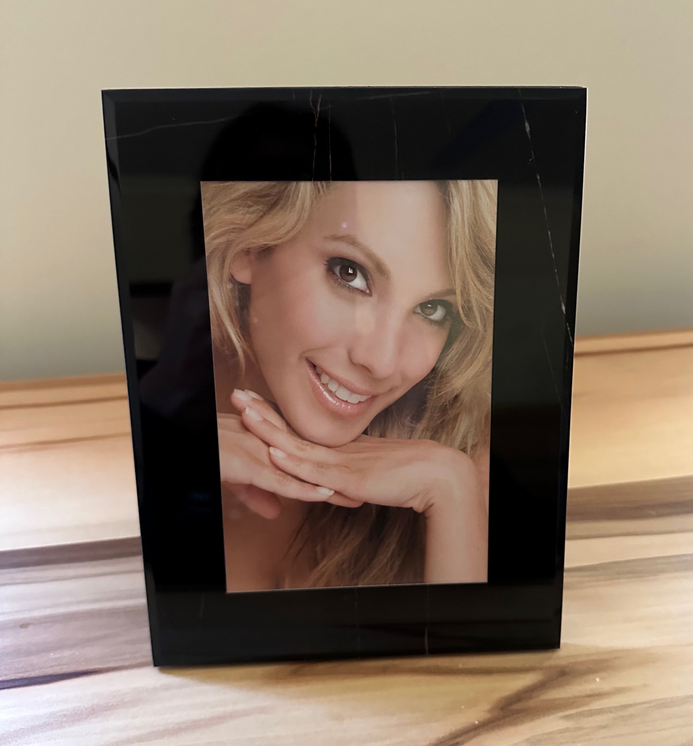 Glass Photo Frame Black Sm 50% Disc