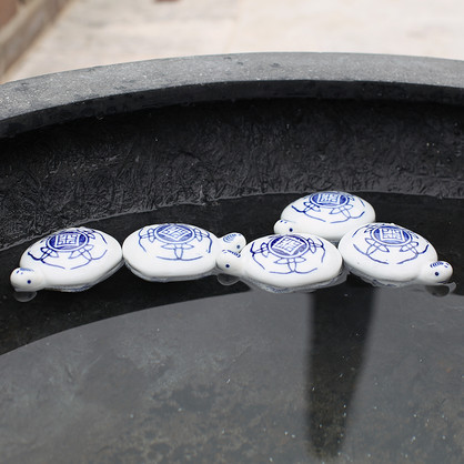 PE1023 - SMALL BLUE AND WHITE TURTLE