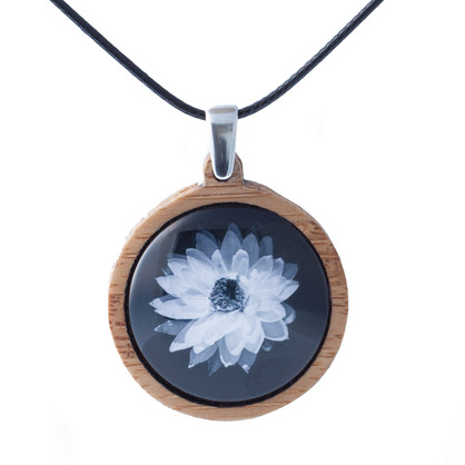Everlasting Daisy Pendants - Bamboo