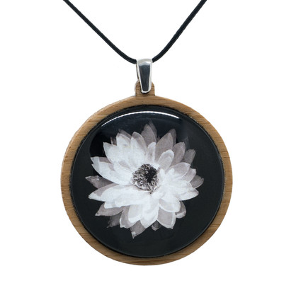 Everlasting Daisy Pendants - Bamboo