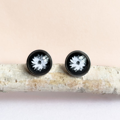 Everlasting Daisy - Stud Earrings