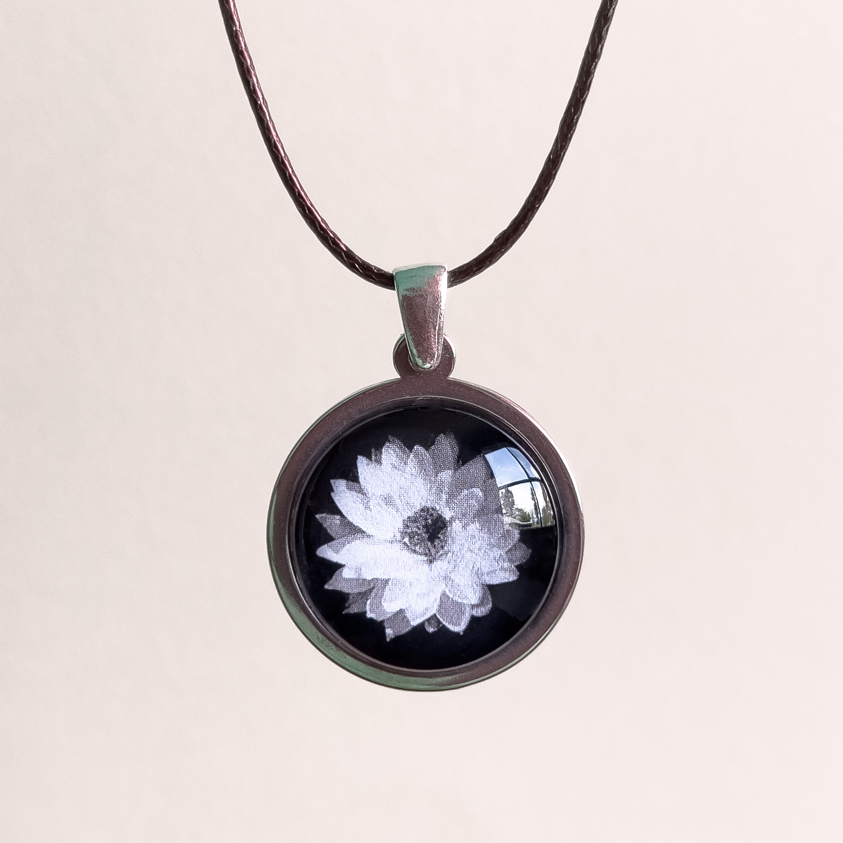 Everlasting Daisy Pendant - Stainless Steel